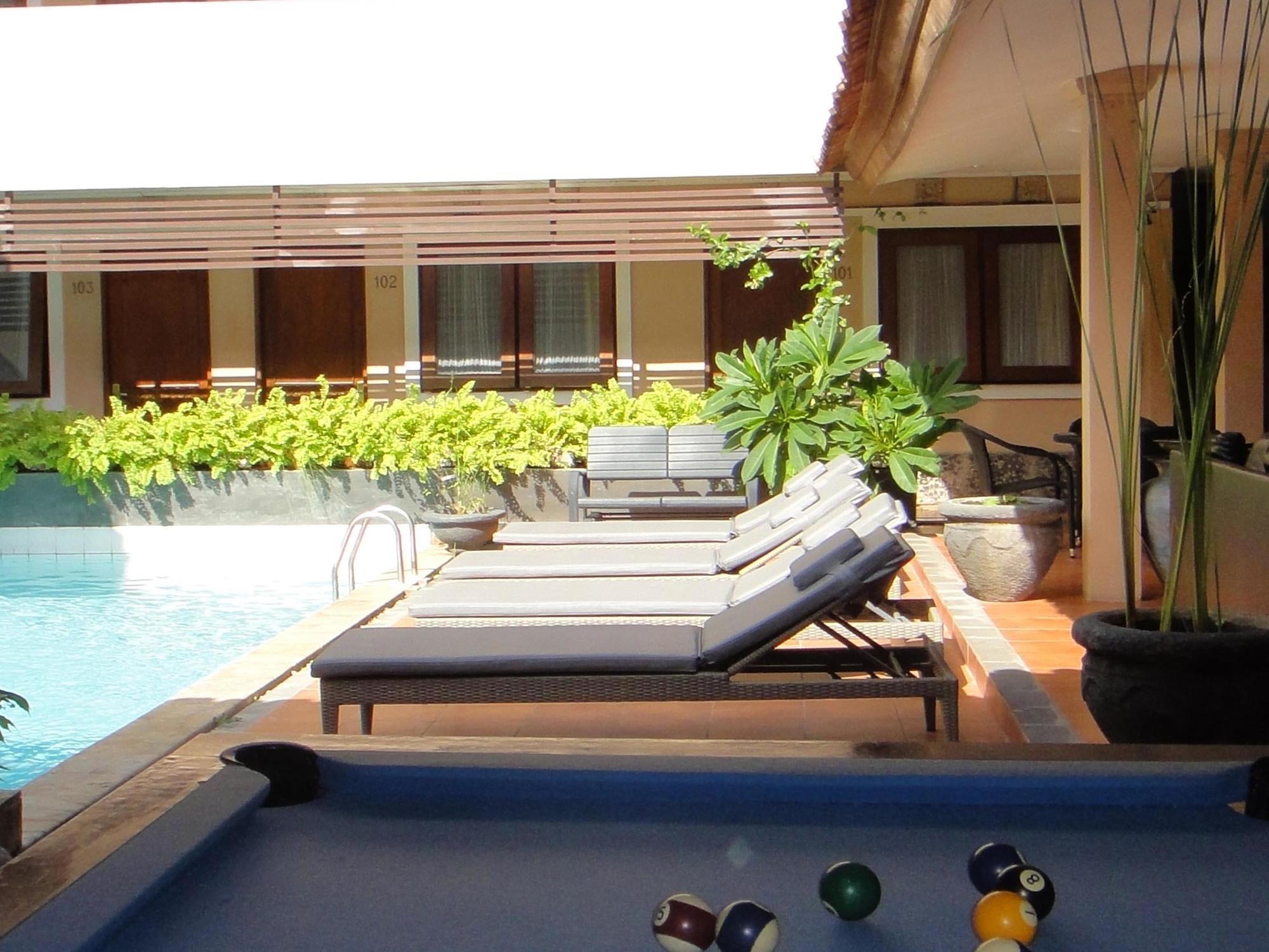 Balira Airport Hotel Kuta Lombok Exterior foto